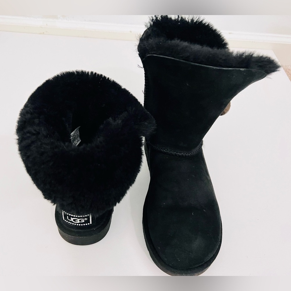 UGG Bailey Button Bling Boot - Picture 9 of 10